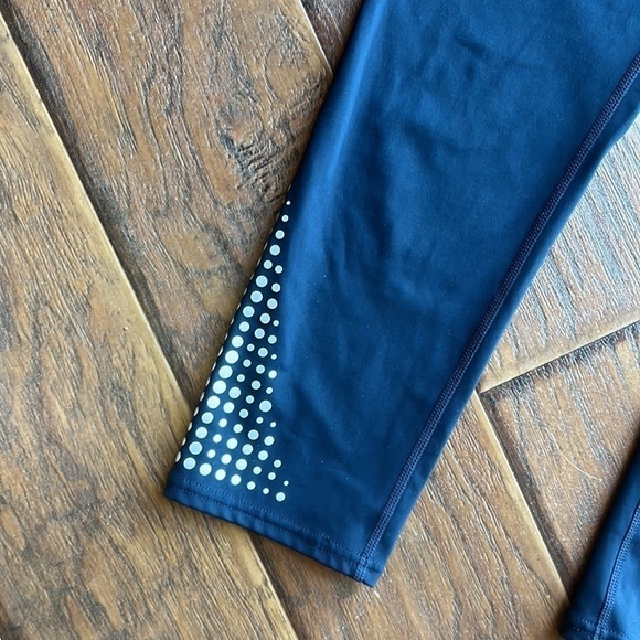 Athleta Capris - Size Small - Picture 5 of 12